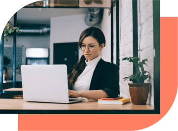 Woman-Laptop-Coral-AdobeStock_309954272-1