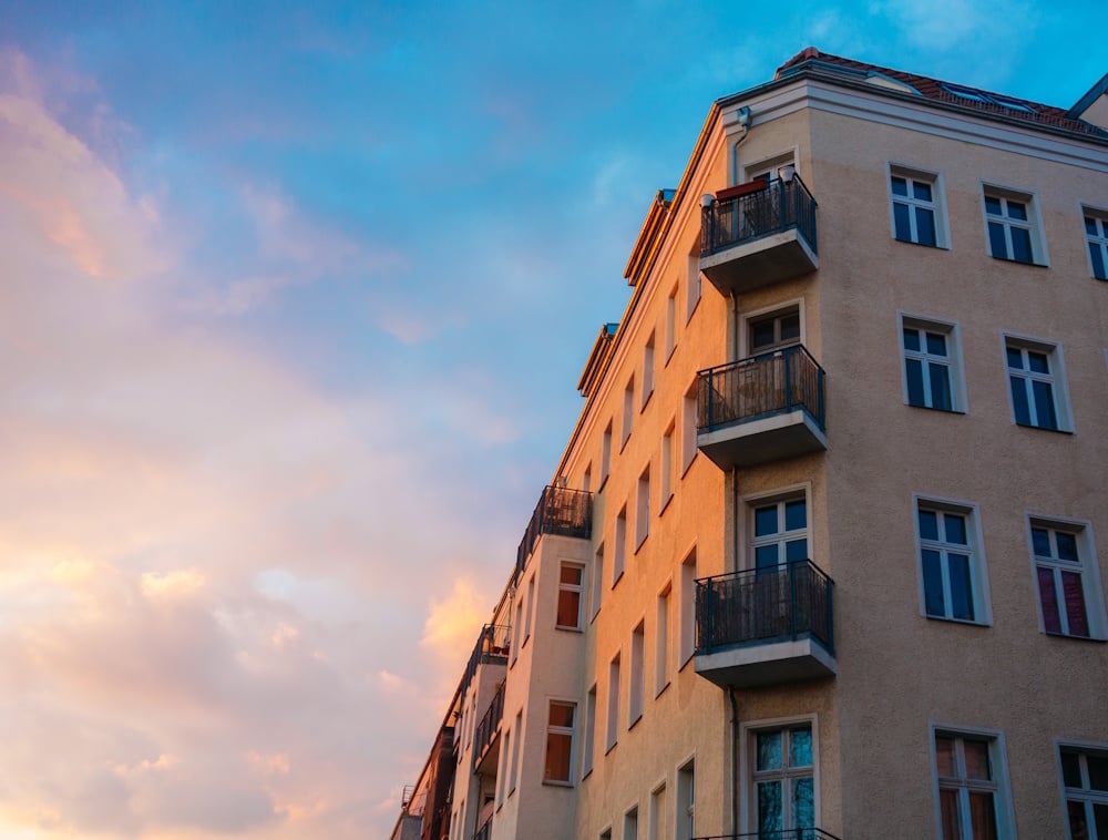 Housing-building-connect-AdobeStock_192767715-1000px